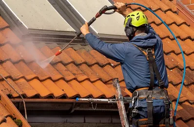 Démoussage et hydrofuge de toiture à la Folletière-Abenon