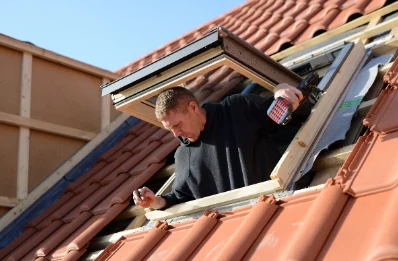 Pose de fenêtres de toit Velux à la Folletière-Abenon